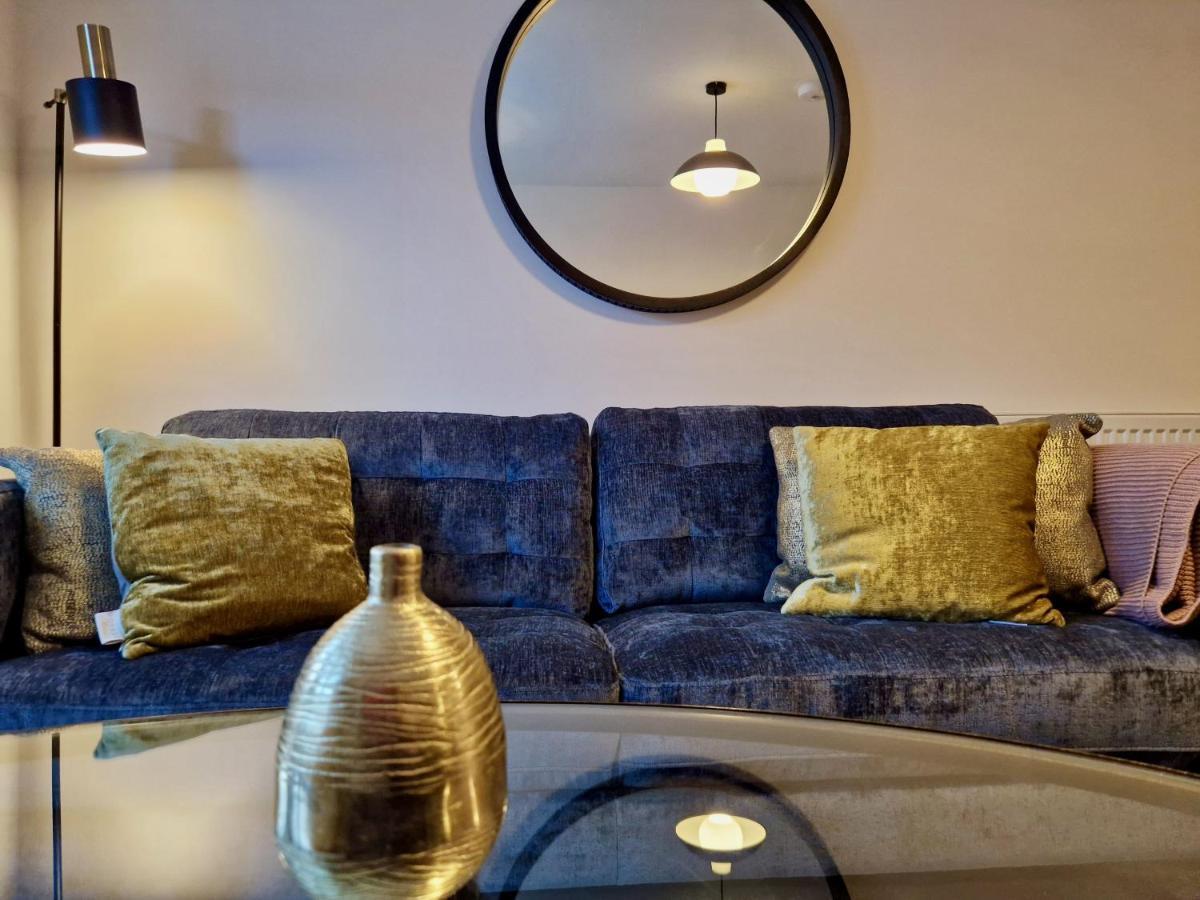 Stylish Luxury Serviced Apartment Next To City Centre With Free Parking - Contractors & Relocators Coventry Exterior foto